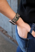 Load image into Gallery viewer, Green Camouflage Adjustable Fabric Apple Watch Band
