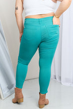 Load image into Gallery viewer, YMI Jeanswear Kate Hyper-Stretch Full Size Mid-Rise Skinny Jeans in Sea Green
